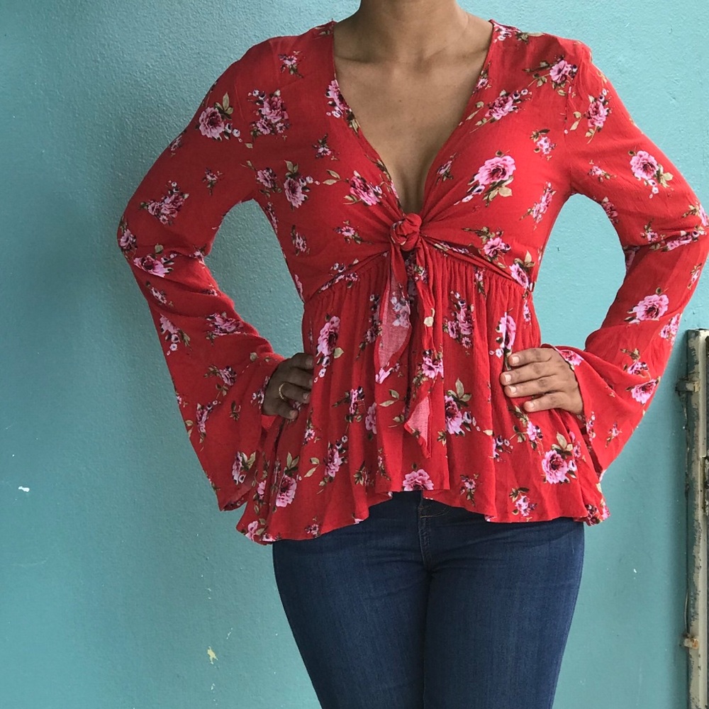 Floral long sleeve flirty shirt